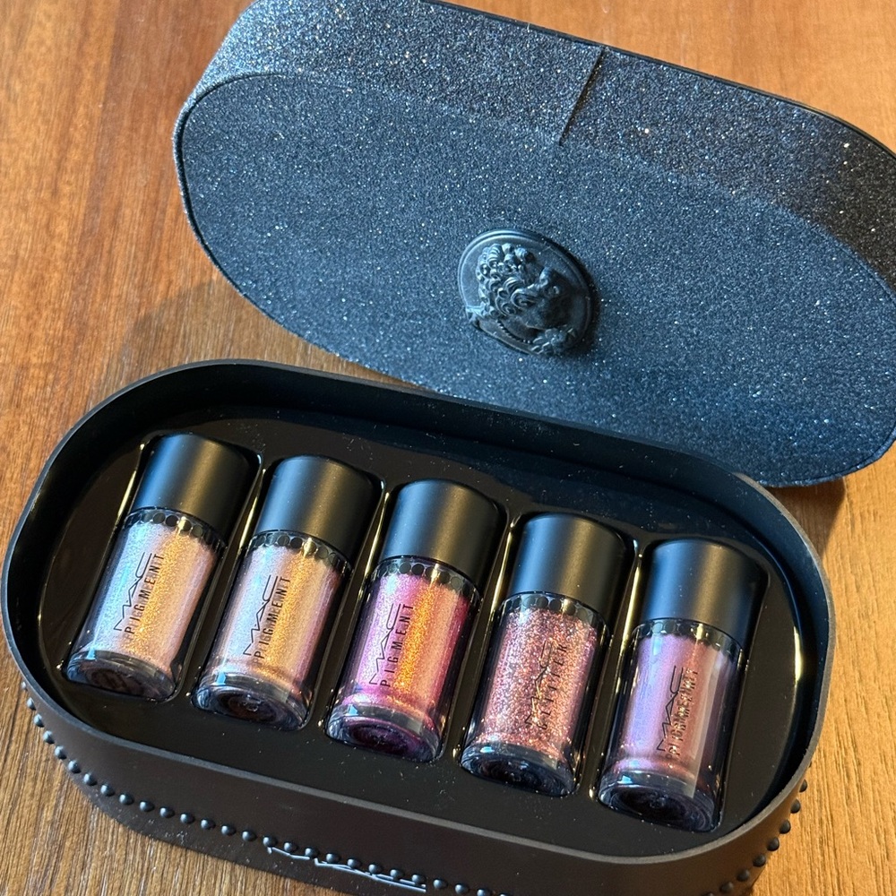 MAC Cosmetics Objects Of Affection Glitter Pigment Set - Limited Edition!